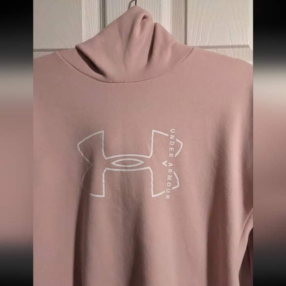 Under Armour Pink Fleece Lined Lightweight Hooded Top XS Loose Fitting Athletic - Picture 2 of 4
